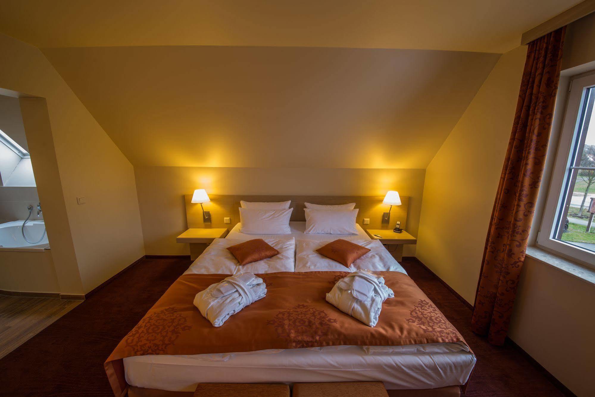 Logis Hotel Kur- Und Wellnesshaus Spree Balance Burg  Exterior photo